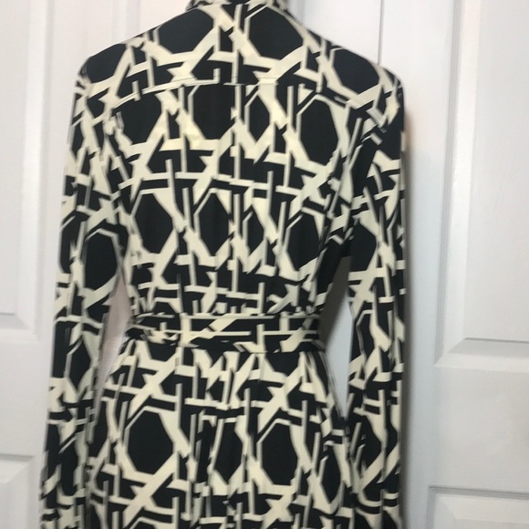 Geometric Sheath Dress with Belt - Picture 6 of 7